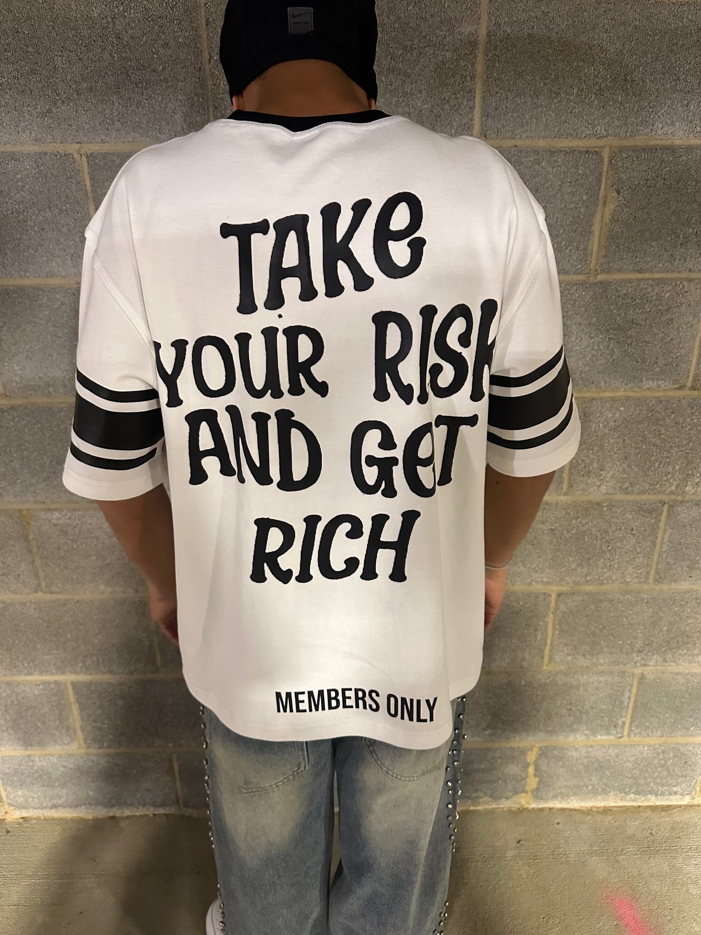 BLACK "RICH LIFE" CROP TEE