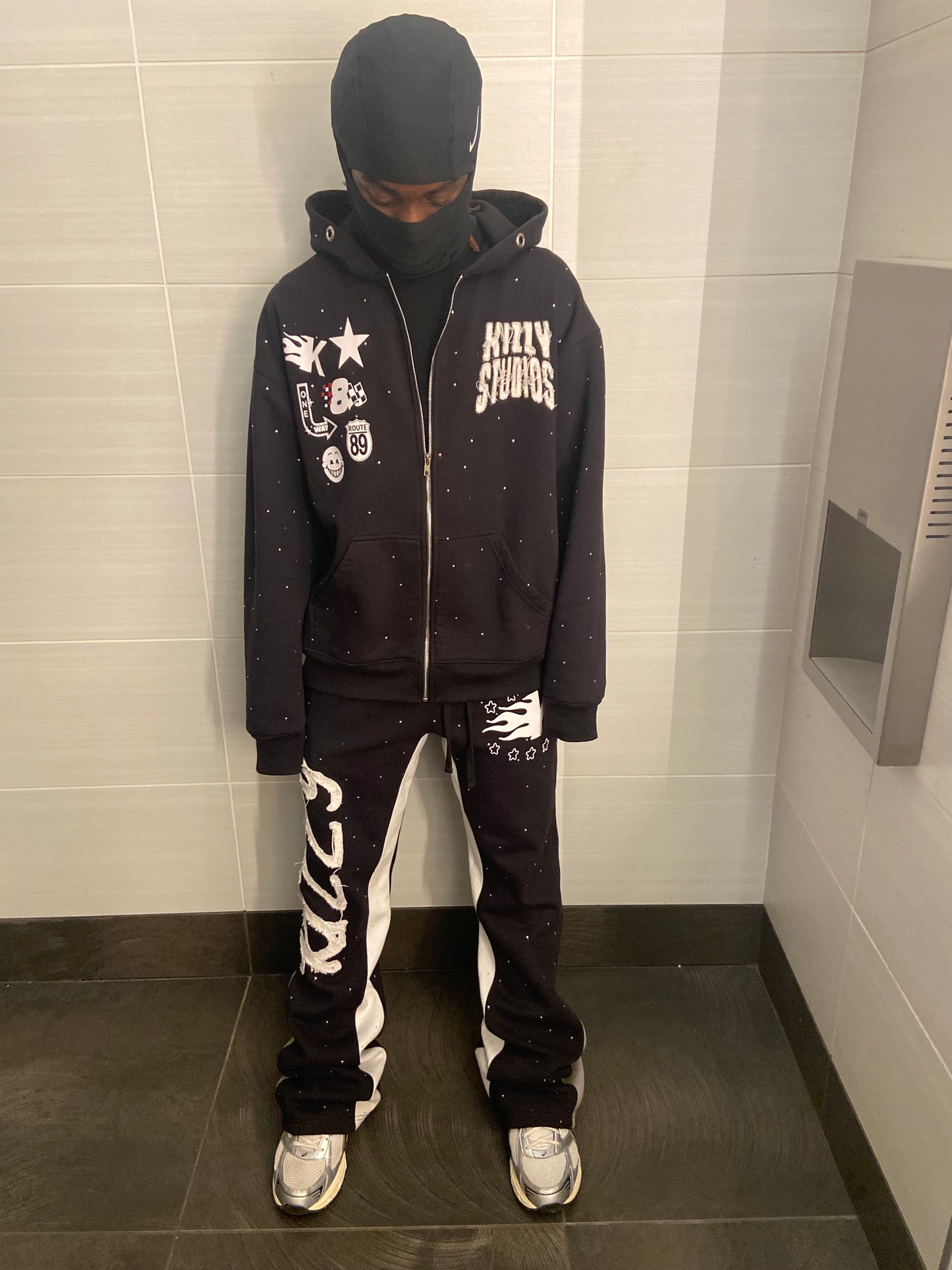 ''KIZZY STUDIOS'' SWEATSUIT